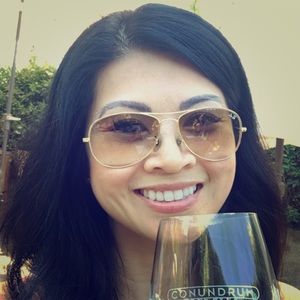 Meet your Posher, Leona